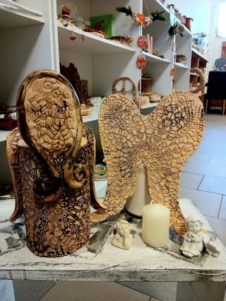 Adventný kalendár 🌟 a špeciálne ceny na Keramika u Zuzky sú tu.🎉 Na toto obdobie sa tešíte, lebo viete, čo to znamená....